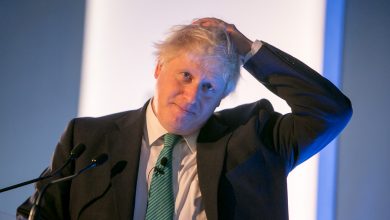 Photo of Boris Johnson znosi obostrzenia, mimo dużego wzrostu zakażeń