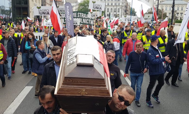 Photo of Warszawa: Kolejny protest rolników. “Kaczyński zdrajca wsi!” i “zdradziecka morda”