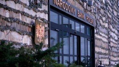 Photo of Polacy masowo wycofują pieniądze z banków! Od lutego ponad 64 mld zł
