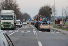Photo of Protestujący rolnicy blokują drogi w całym kraju! Polacy szykujcie się na utrudnienia!