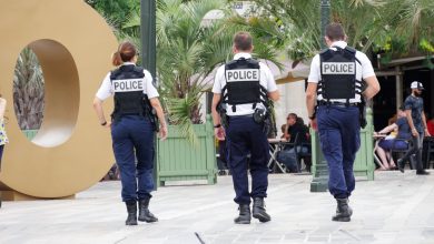 Photo of Francja wchodzi z lockdownem na ostro. Zakaz sprzedaży „zbędnych” towarów w sklepach