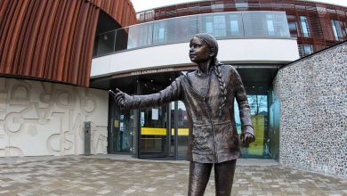 Photo of Uczelnia postawiła pomnik Grety Thunberg za 24 tysiące funtów
