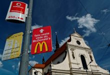 Photo of Rosjanka pozwała McDonald`s, bo zjadła burgera podczas Wielkiego Postu